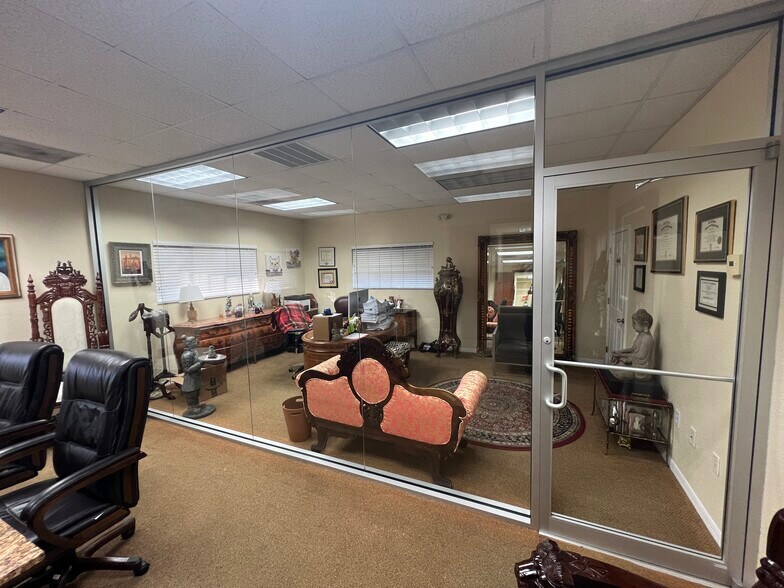 More Photos Of 4505 Town N Country Blvd, Tampa Office For Sale