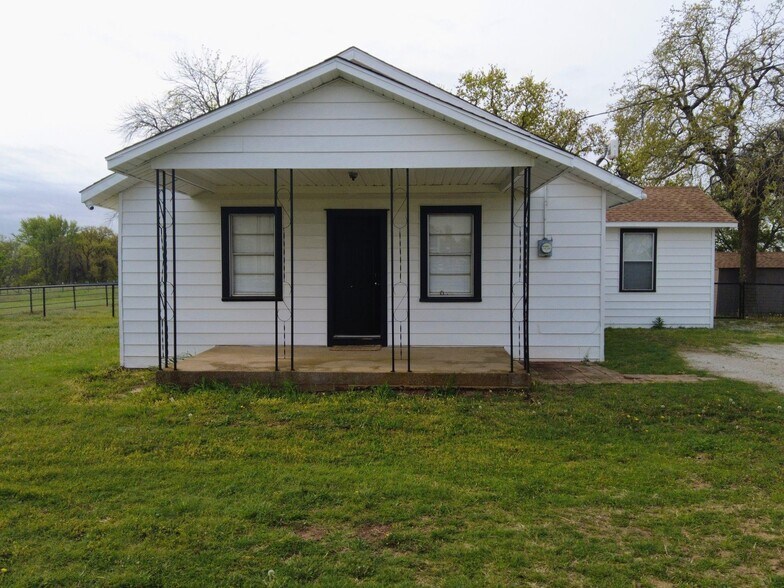 Primary Photo Of 103 Cartwright Park Rd, Weatherford Office For Lease