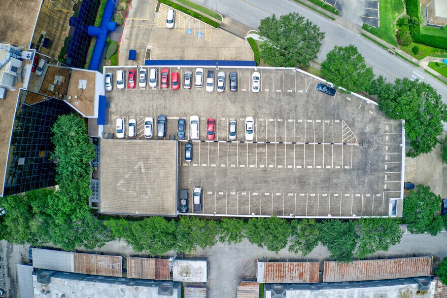 More Photos Of 2909 Hillcroft Ave, Houston Office For Sale