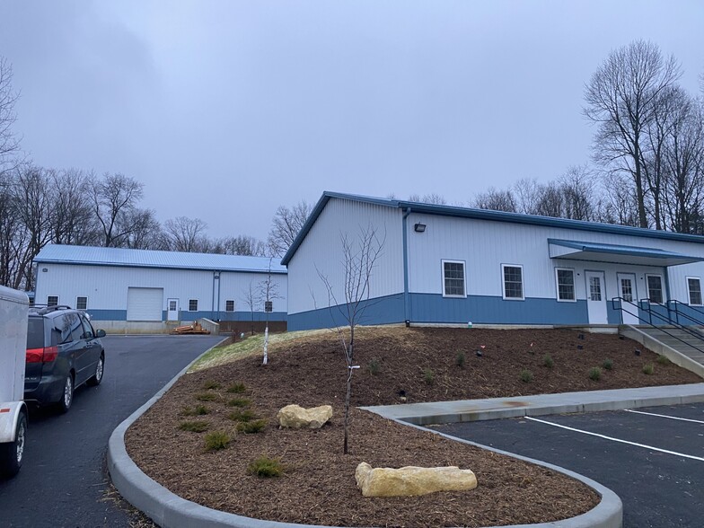 More Photos Of 3137 N Westbury Village Dr, Bloomington Warehouse For Lease