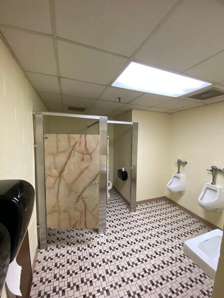 More Photos Of 3156 N Valley Pike, Harrisonburg Office For Lease