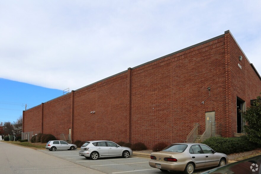 More Photos Of 4030 Buford Hwy, Duluth Distribution For Lease