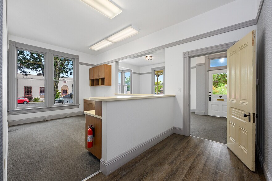 More Photos Of 318 S Main St, Sebastopol Office For Sale