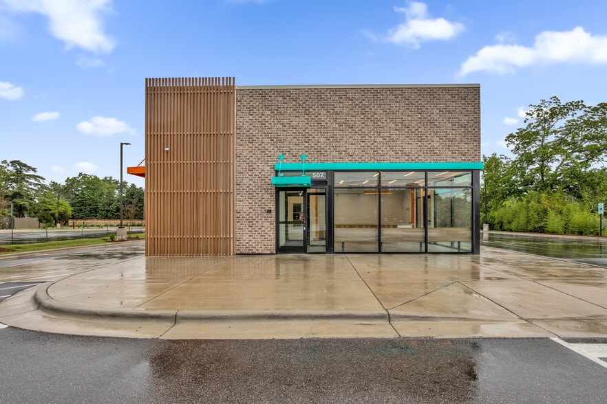 Primary Photo Of 507 W 3rd St, Pembroke Fast Food For Sale