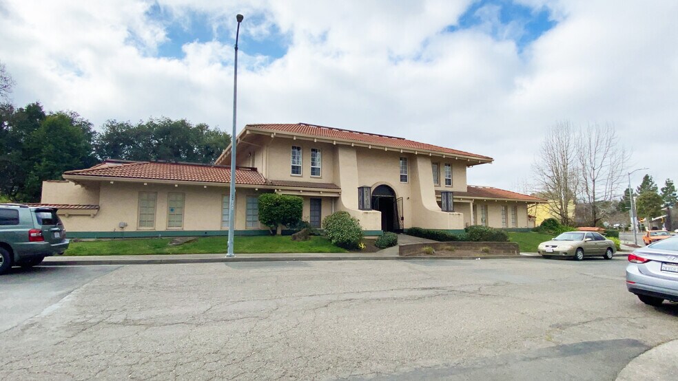 Primary Photo Of 2500 Vallejo St, Santa Rosa Office For Lease