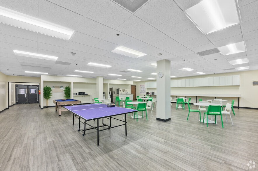 More Photos Of 3950 Airport Dr, Ontario Warehouse For Lease