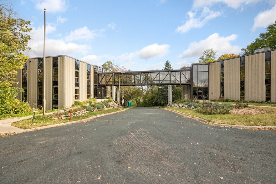 More Photos Of 1800 Pioneer Creek Ctr, Maple Plain Office For Lease