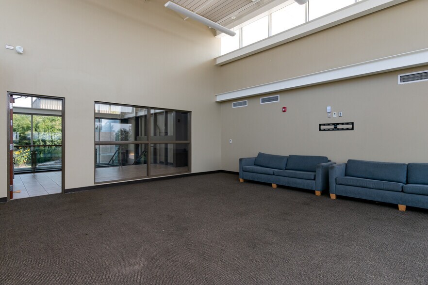 More Photos Of 1632 McCain Ln, Manhattan Sorority Fraternity House For Sale