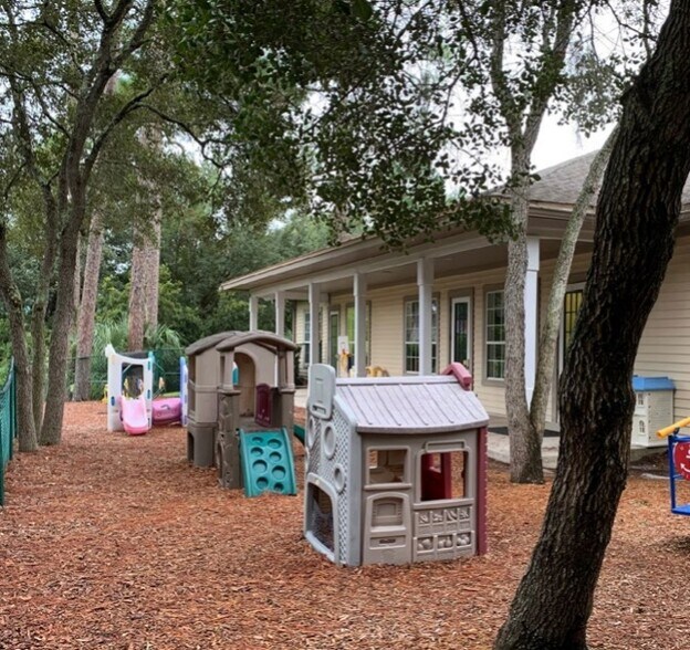 More Photos Of 1986 Citrona Dr, Fernandina Beach Daycare Center For Lease