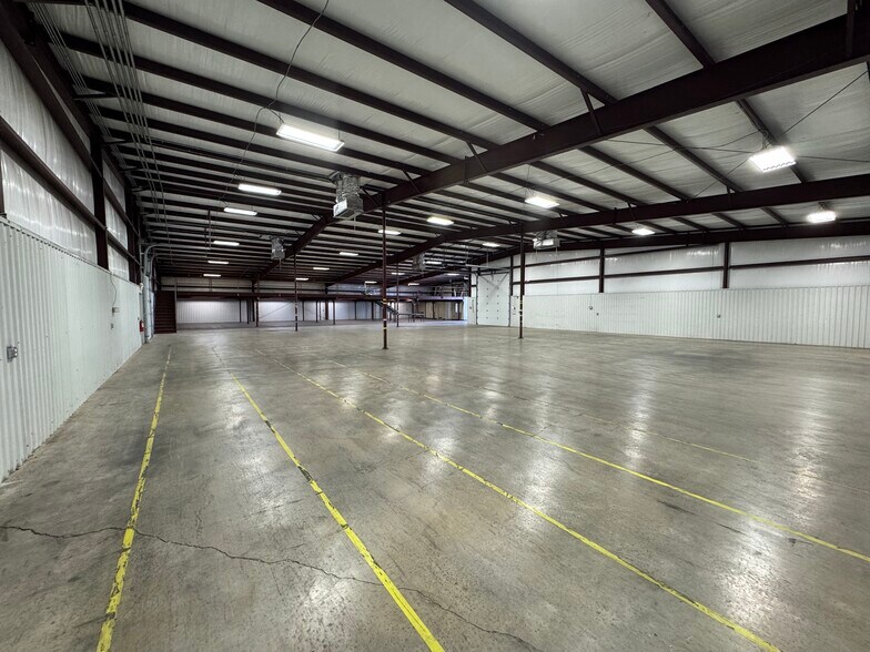 More Photos Of 130 E 9th St, Ada Warehouse For Lease