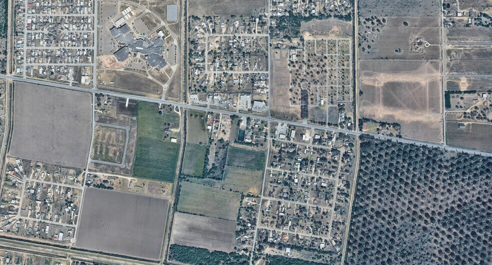 More Photos Of 6600 N Val Verde Rd, Donna Storefront Retail Office For Lease