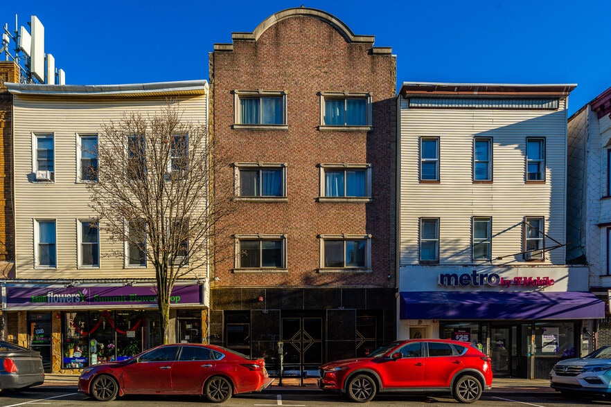 More Photos Of 910 SUMMIT Ave, Union City Office Residential For Sale