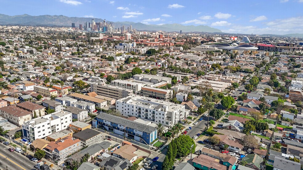 More Photos Of 1271 W 39th Pl, Los Angeles Apartments For Sale