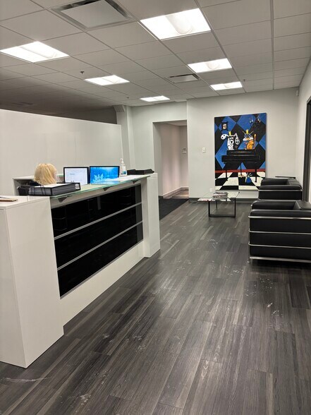 Primary Photo Of 1090 Rue de l'Église, Montréal Loft Creative Space For Lease