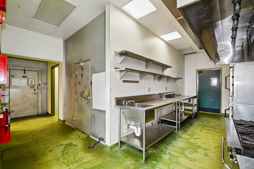More Photos Of 2501 & 2519 Marshall St NE, Minneapolis Restaurant For Lease