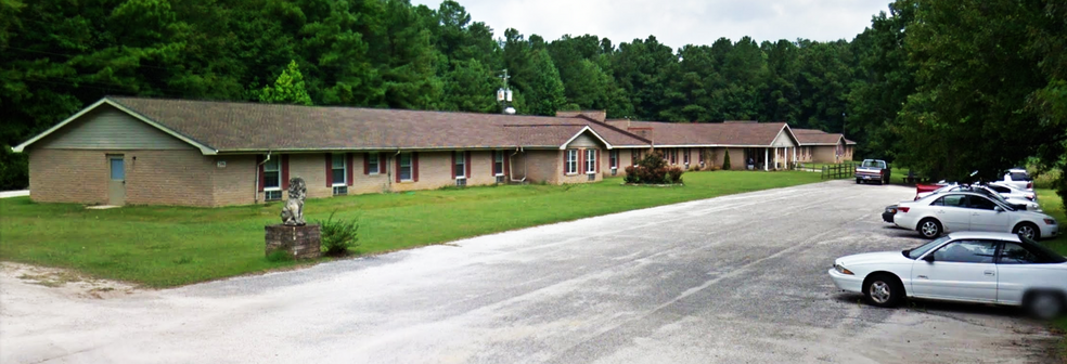 Primary Photo Of 206 Wannish Ave, Lake Waccamaw Congregate Senior Housing For Sale