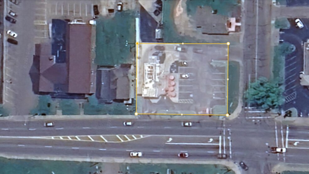 More Photos Of 129 N Bridge St, Chillicothe General Retail For Lease