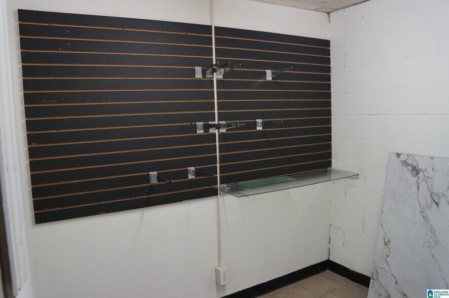 More Photos Of 103-107 N Norton Ave, Sylacauga Storefront For Sale