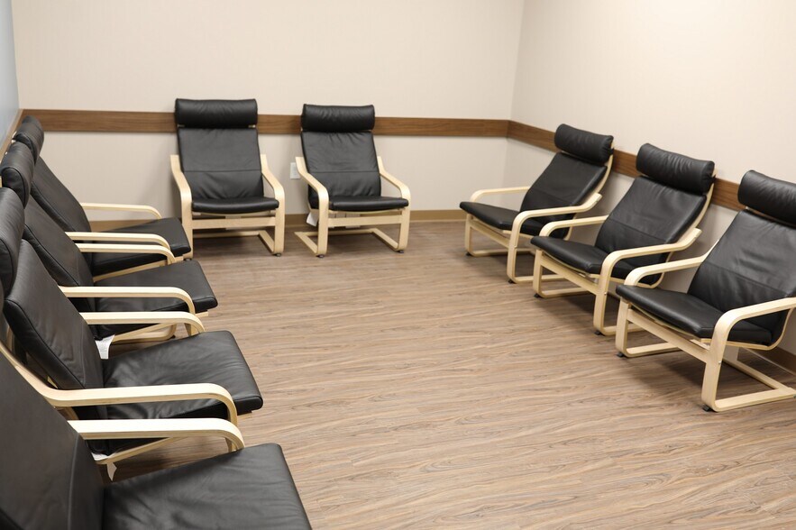 More Photos Of 201 N Yellow Springs St, Springfield Medical For Sale