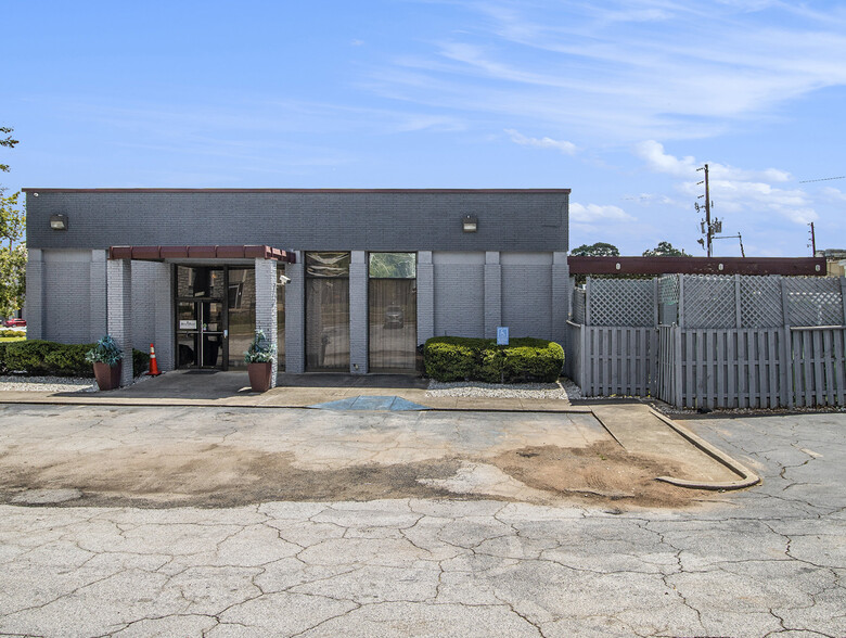 Primary Photo Of 3113 Stone Mountain St, Lithonia Storefront Retail Office For Sale