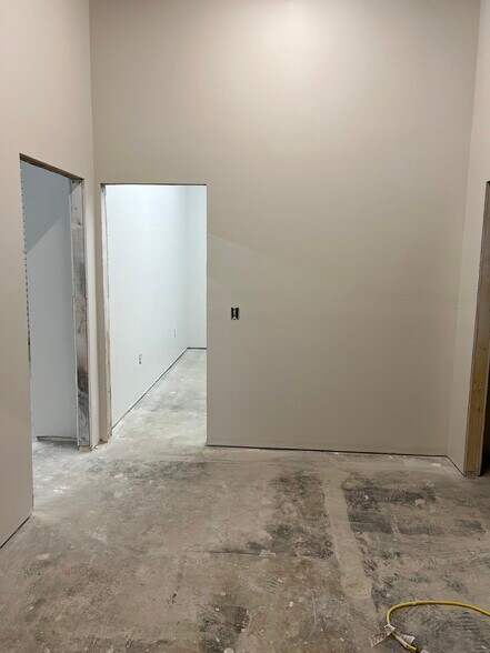 More Photos Of 1602 Arcadia Pl, Jacksonville Warehouse For Lease