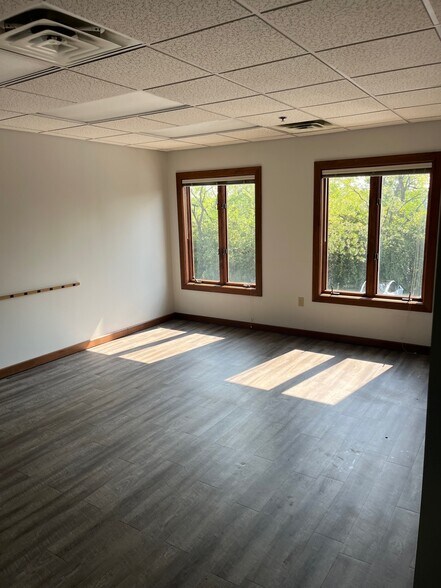 More Photos Of 6804-6838 Loop Rd, Centerville Medical For Sale