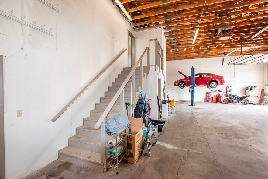 More Photos Of 519 W Western Ave, Avondale General Retail For Sale