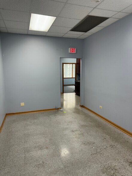 More Photos Of 16475 Van Dam Rd, South Holland Flex For Sale