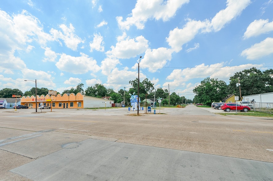 More Photos Of 7645-7661 Park Place Blvd, Houston Restaurant For Sale