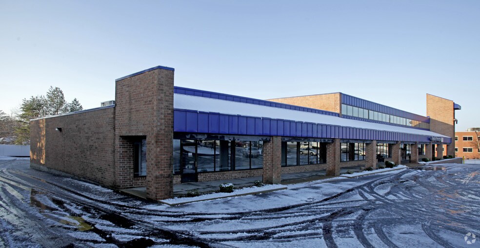 More Photos Of 12878-12882 Manchester Rd, Des Peres Freestanding For Sale