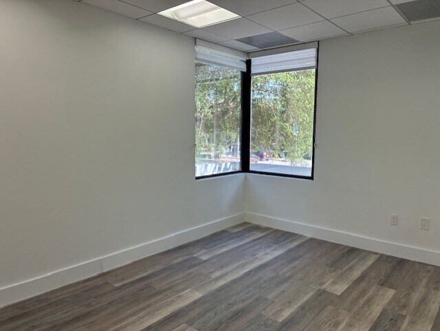 More Photos Of 1000 Brickell Ave, Miami Office For Lease
