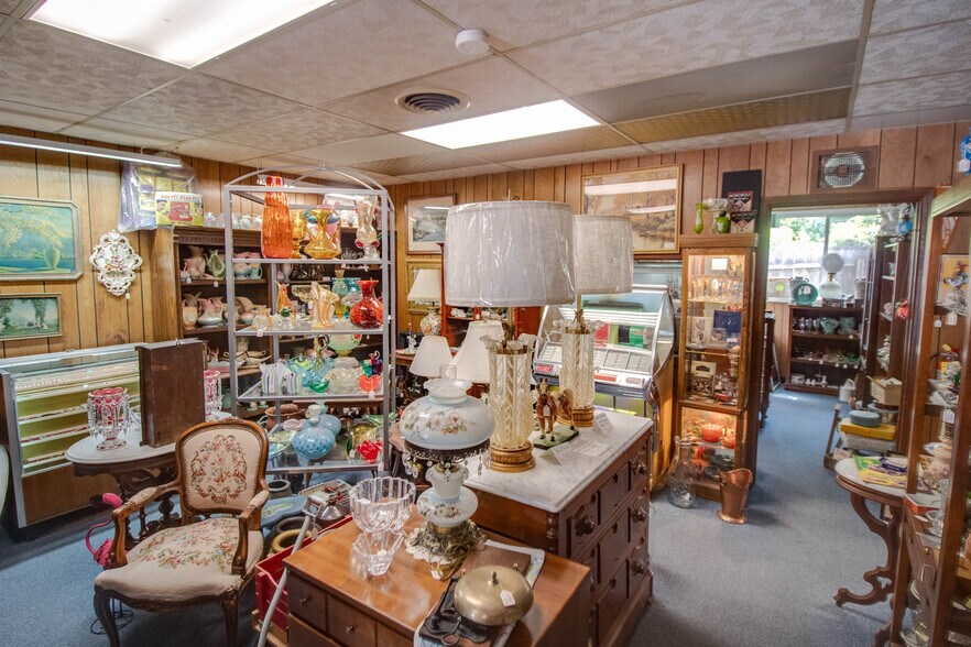 More Photos Of 1007 W Delmar Ave, Godfrey General Retail For Sale
