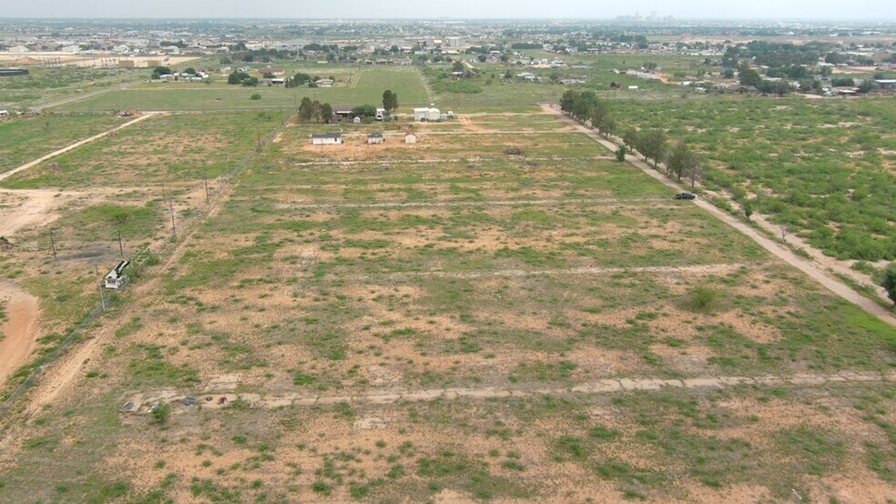 More Photos Of 2701 W County Road 135, Midland Land For Lease