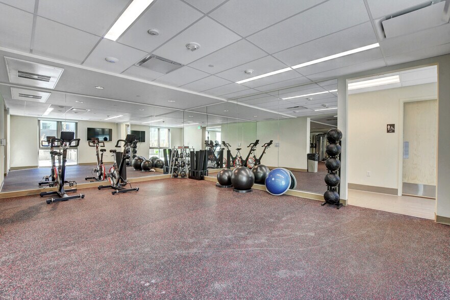 More Photos Of 1055 E Tropicana Ave, Las Vegas Apartments For Lease