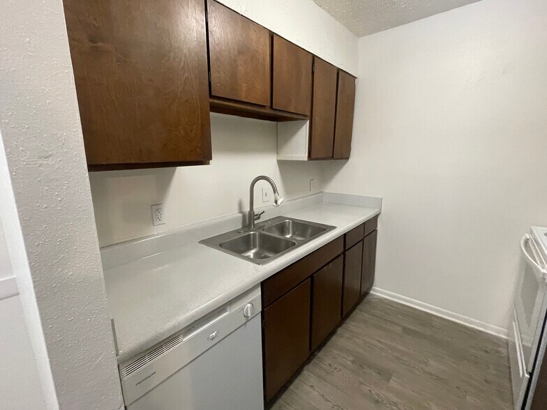 More Photos Of 401 Pinchback Rd, Beaumont Apartments For Sale