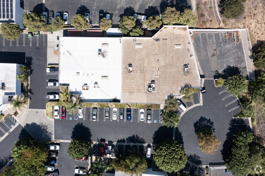 More Photos Of 23671-23675 Via Del Rio, Yorba Linda Light Manufacturing For Sale