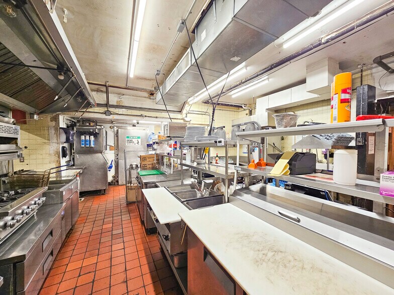 More Photos Of 310-314 Lewers St, Honolulu Storefront Retail Residential For Lease