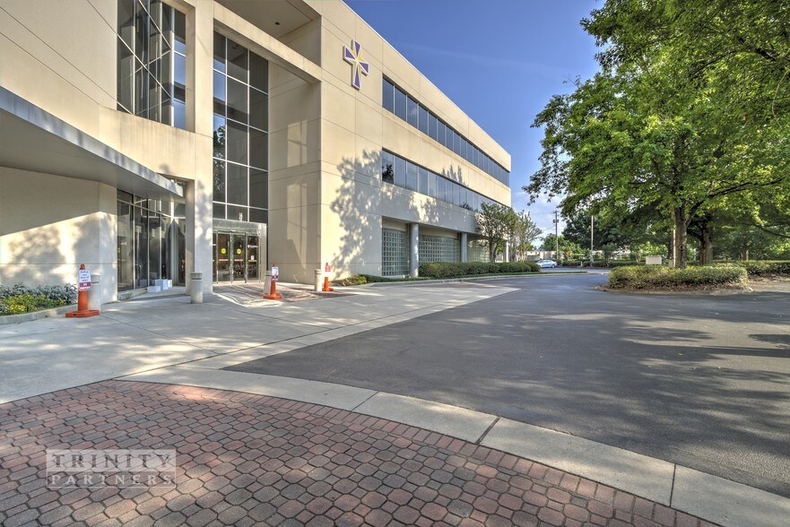 More Photos Of 2001 Laurel St, Columbia Medical For Sale