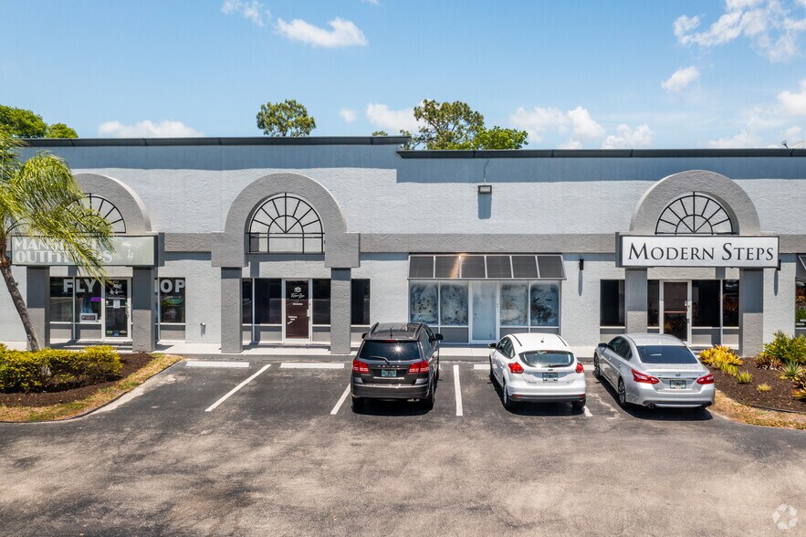 More Photos Of 4101-4143 Tamiami Trl E, Naples General Retail For Lease