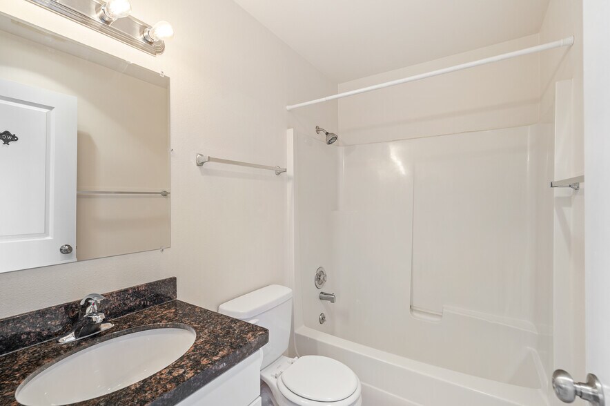 More Photos Of 802 N 43rd St, Seattle Apartments For Sale