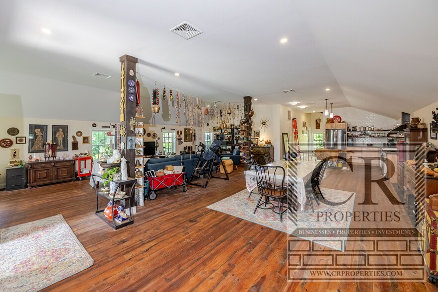 More Photos Of 5768-5774 Albany Post Rd, Rhinebeck Freestanding For Sale