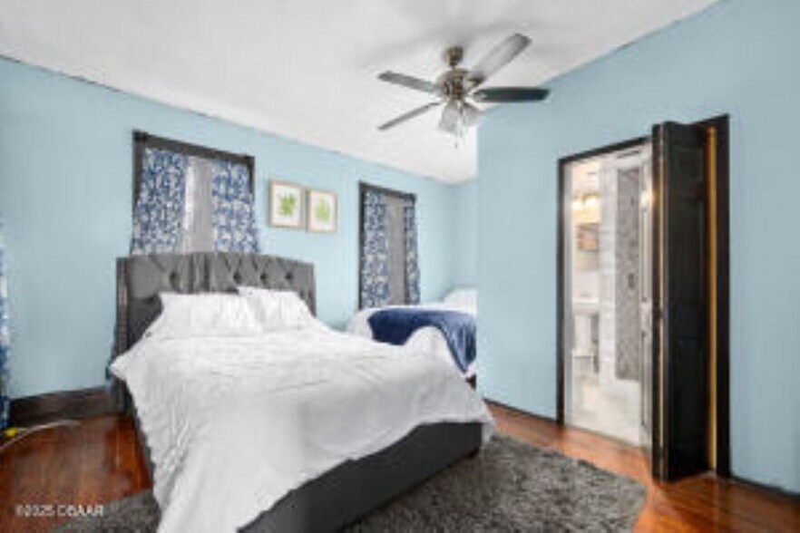 More Photos Of 228 W Howry Ave, Deland Storefront Retail Office For Sale