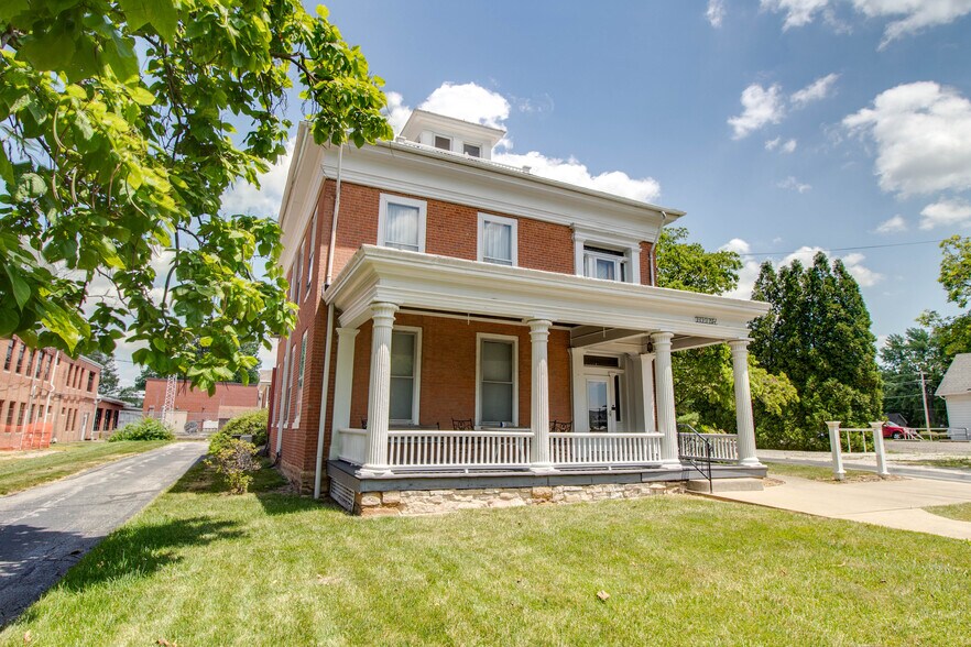 More Photos Of 212 E Main St, Carlinville Office Residential For Sale