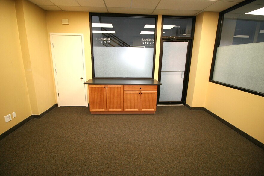 More Photos Of 300 E Broadway, Logansport Apartments For Lease