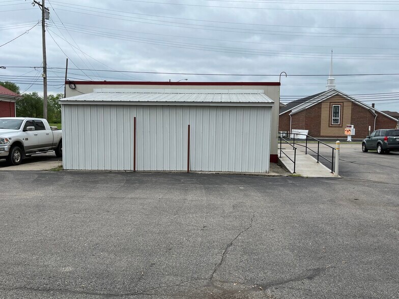 More Photos Of 6401 Germantown Rd, Middletown Storefront Retail Office For Lease