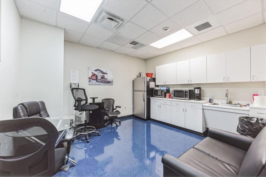 More Photos Of 721 Medical Center Dr, Wilmington Office For Sale