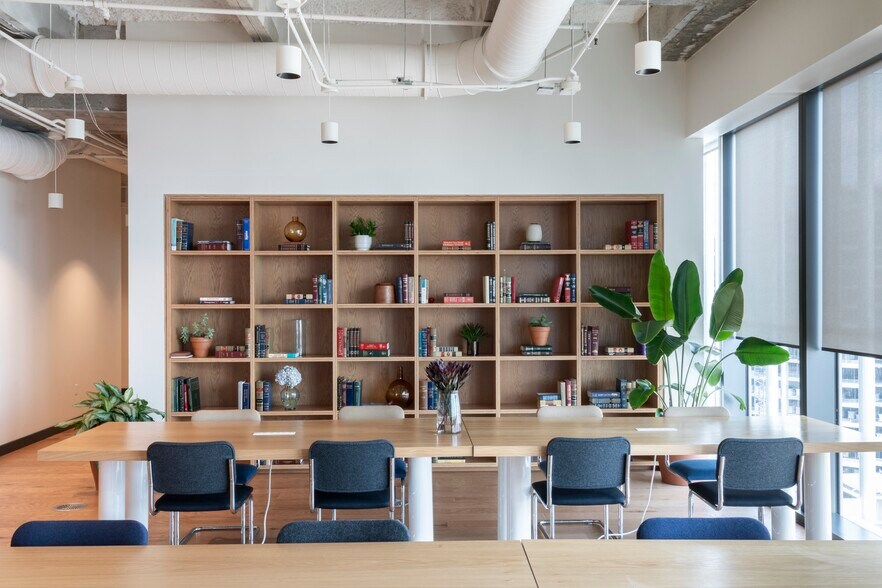 More Photos Of 609 Main St, Houston Office For Lease