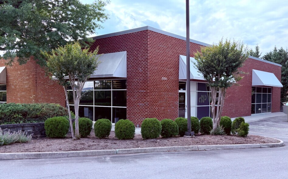 More Photos Of 3826 Thirlane Rd NW, Roanoke Loft Creative Space For Lease