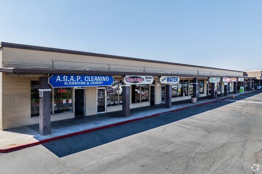 More Photos Of 212-320 W Kettleman Ln, Lodi General Retail For Lease