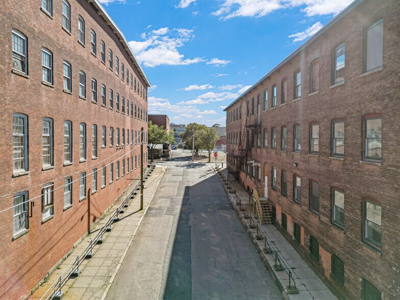 More Photos Of 28 Anawan St, Fall River Manufacturing For Sale